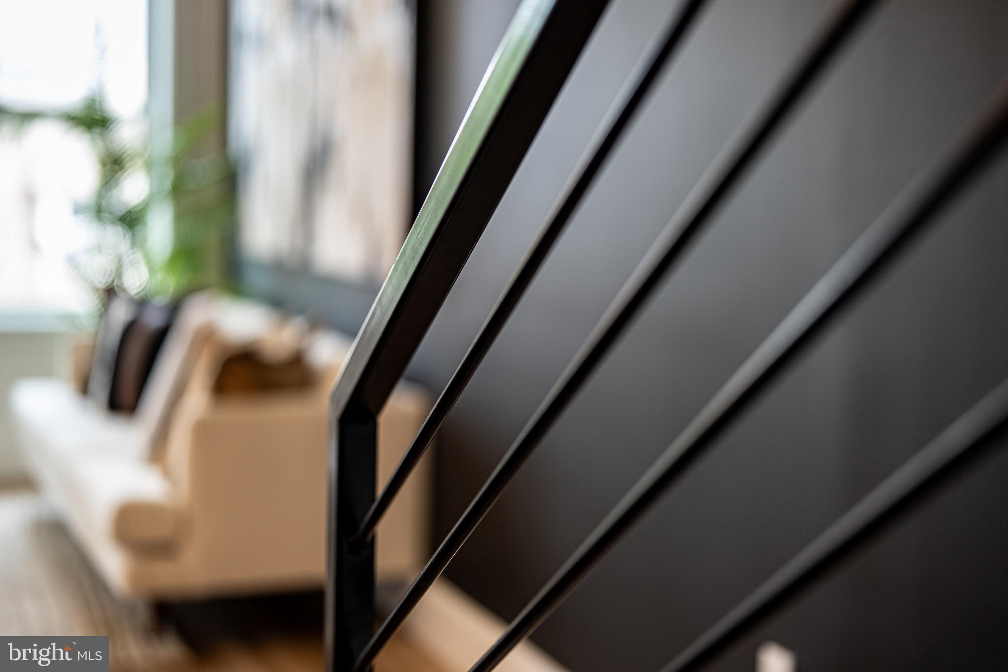 2517 ONTARIO ROAD NW PH7