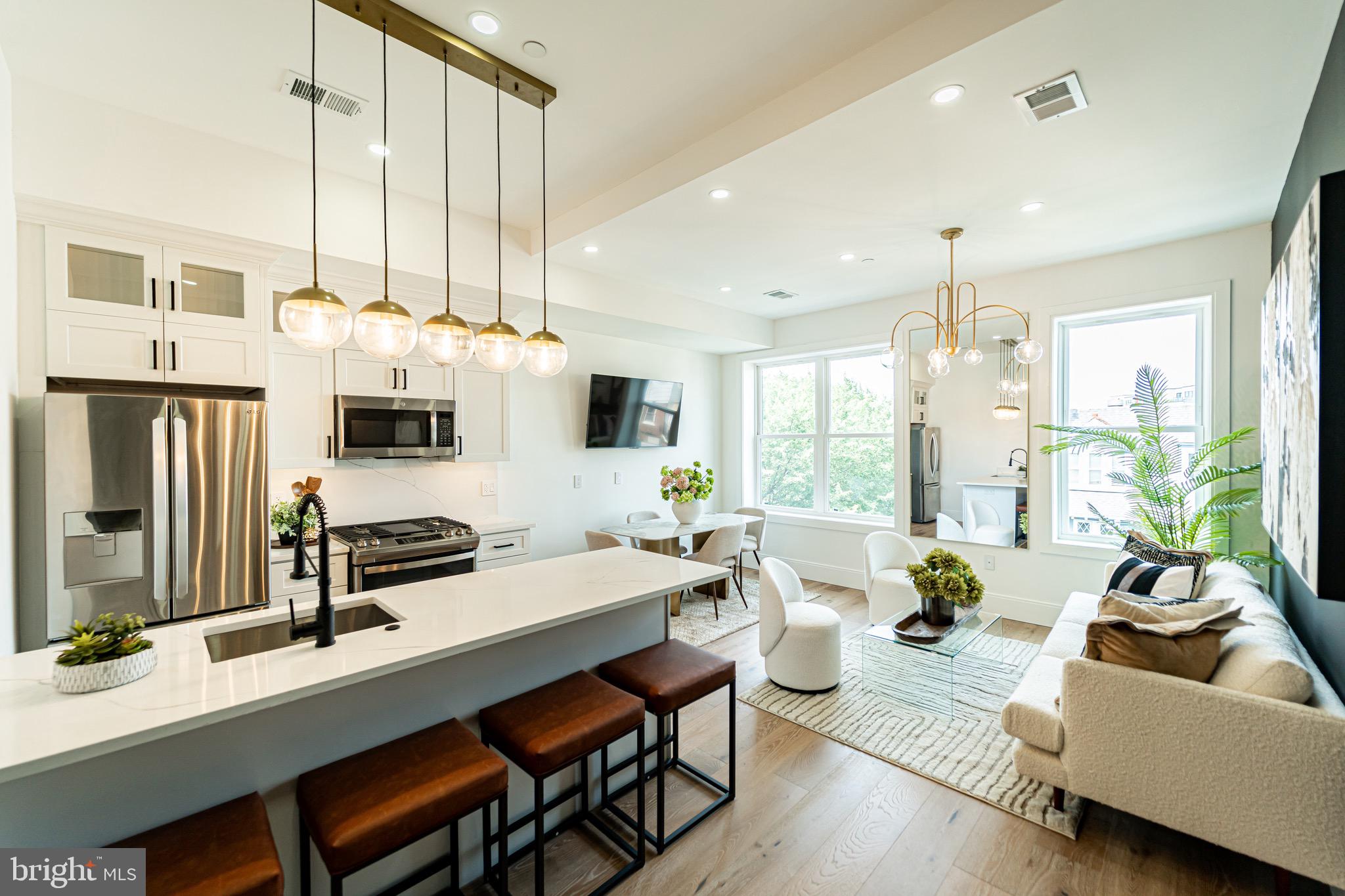 2517 ONTARIO ROAD NW PH7