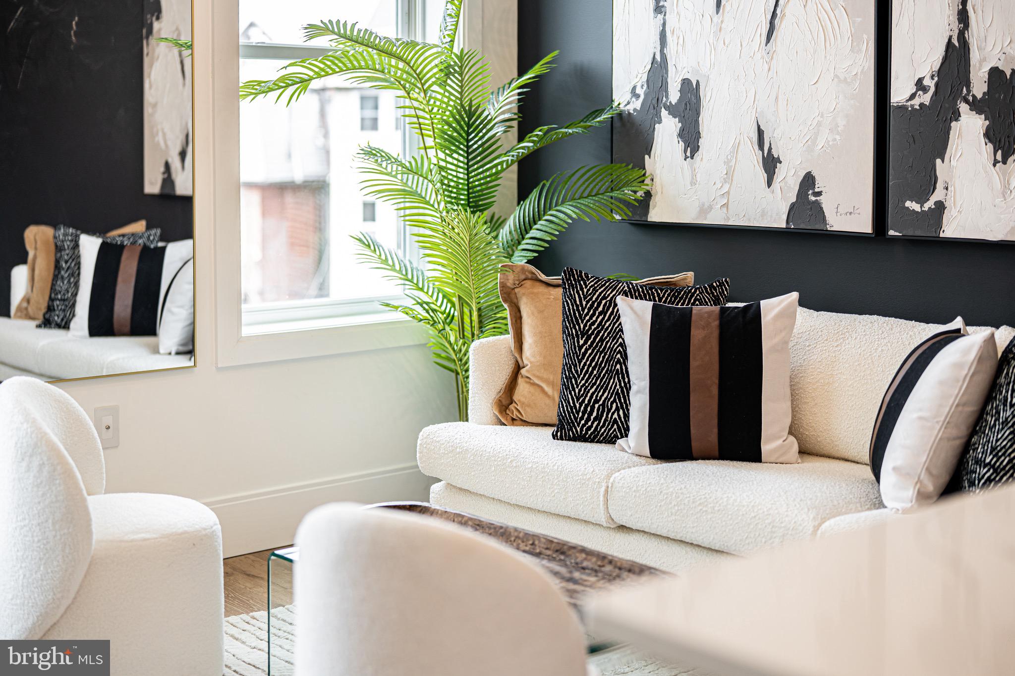 2517 ONTARIO ROAD NW PH7