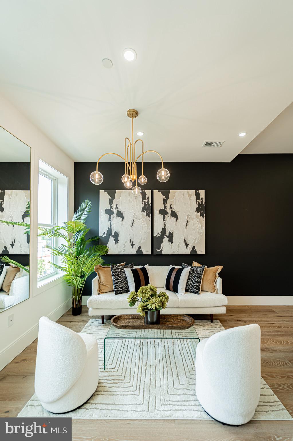 2517 ONTARIO ROAD NW PH7