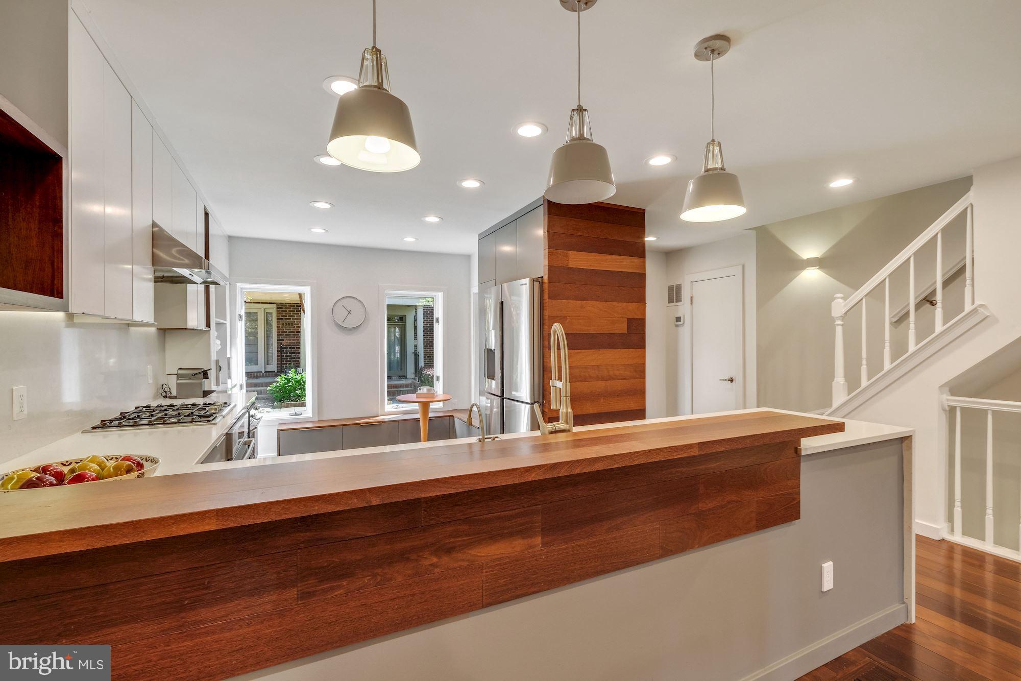 4046 CHANCERY COURT NW