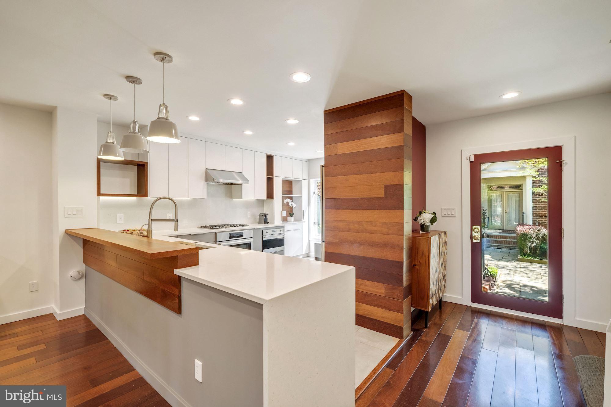 4046 CHANCERY COURT NW