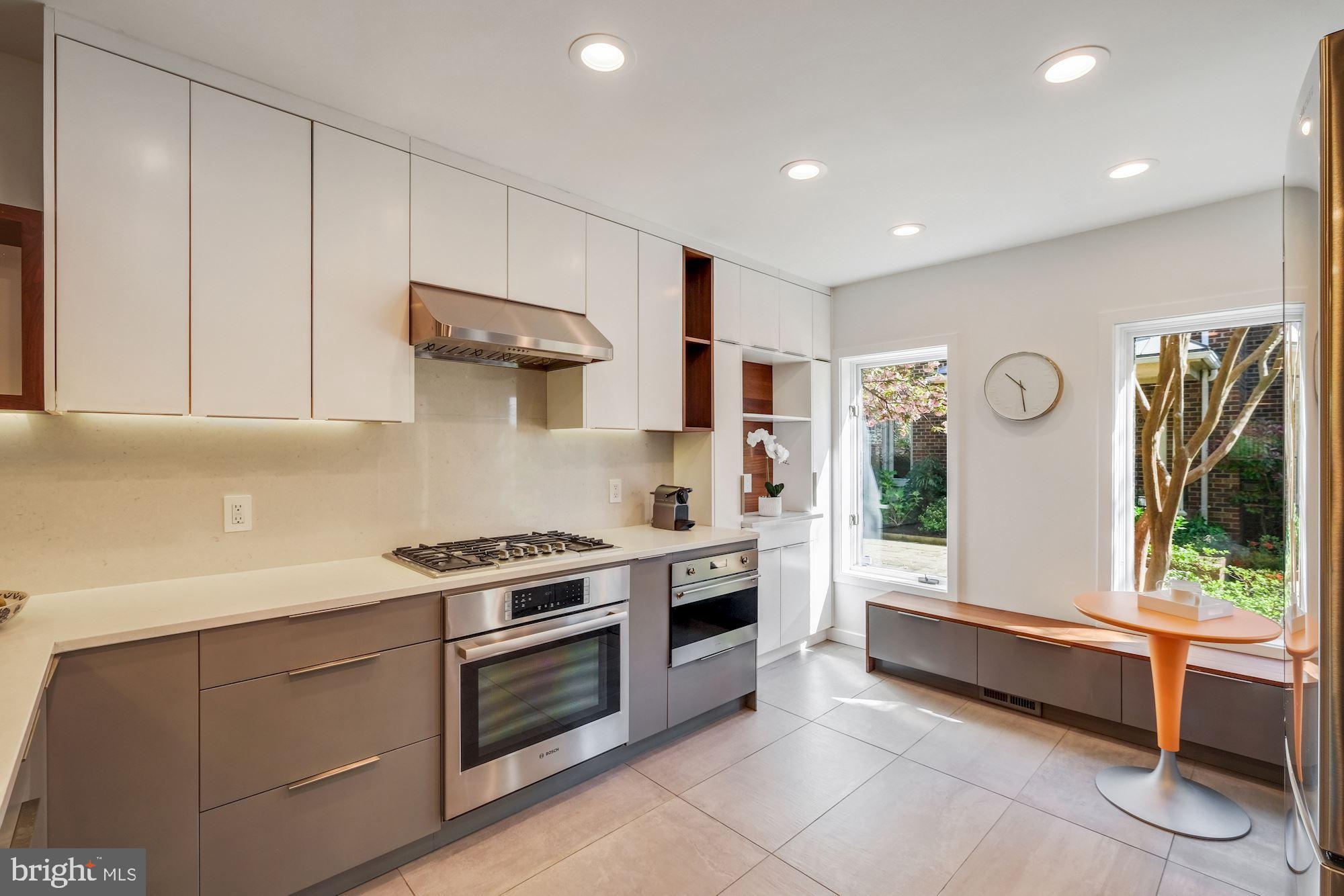 4046 CHANCERY COURT NW