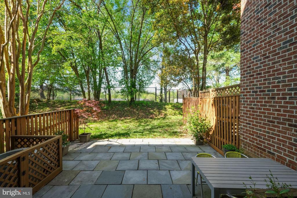 4046 CHANCERY COURT NW