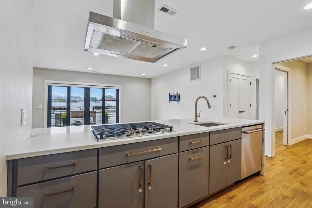 1844 3RD STREET NW 303