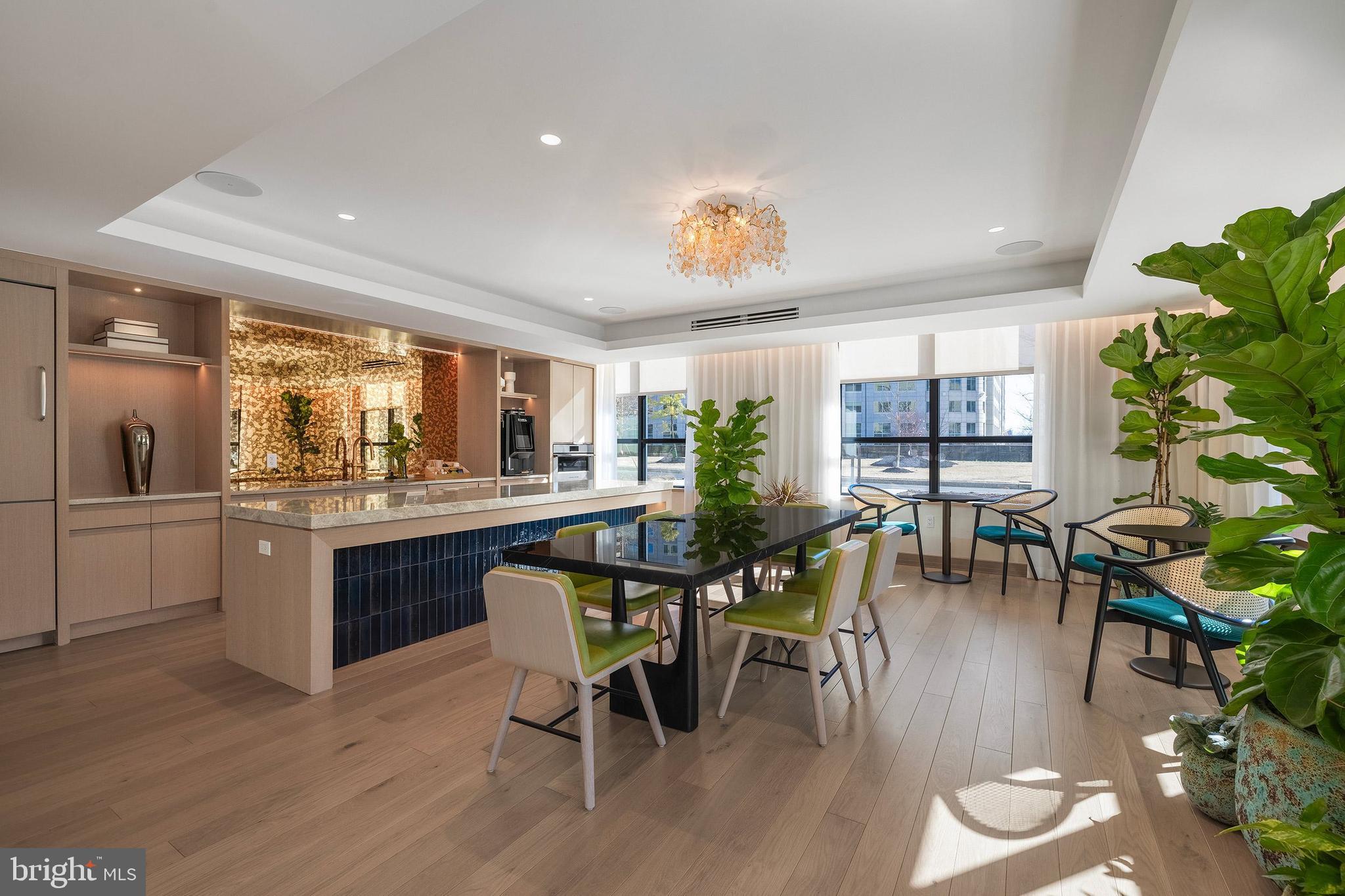 300 12TH STREET SW PH05