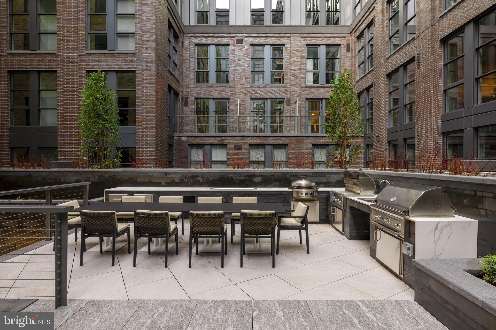 300 12TH STREET SW PH05