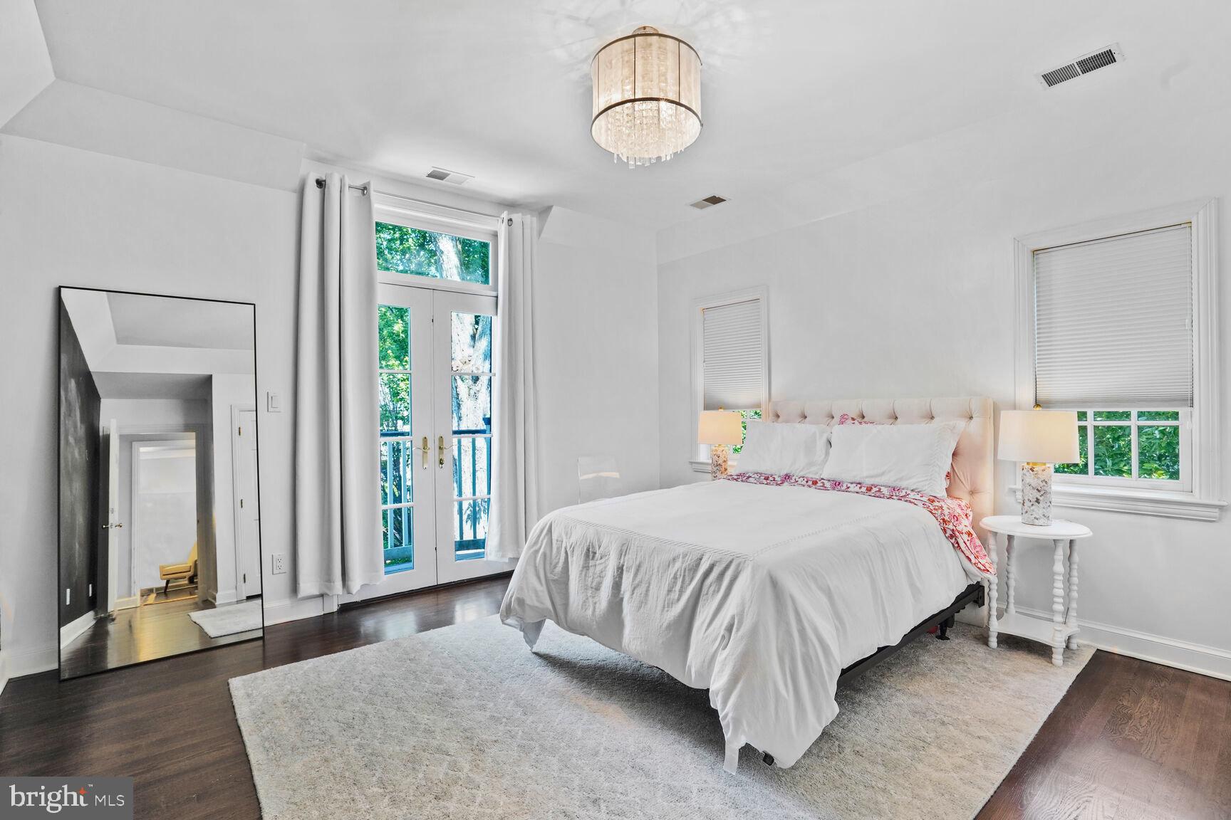 5053 SEDGWICK STREET NW