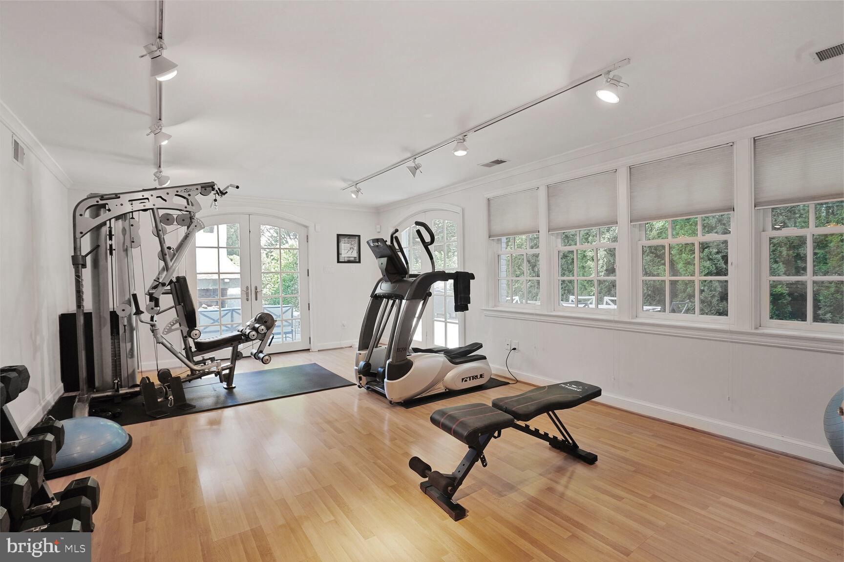 5053 SEDGWICK STREET NW