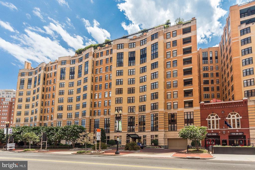400 MASSACHUSETTS AVENUE NW 221