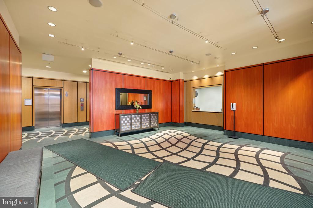 400 MASSACHUSETTS AVENUE NW 221