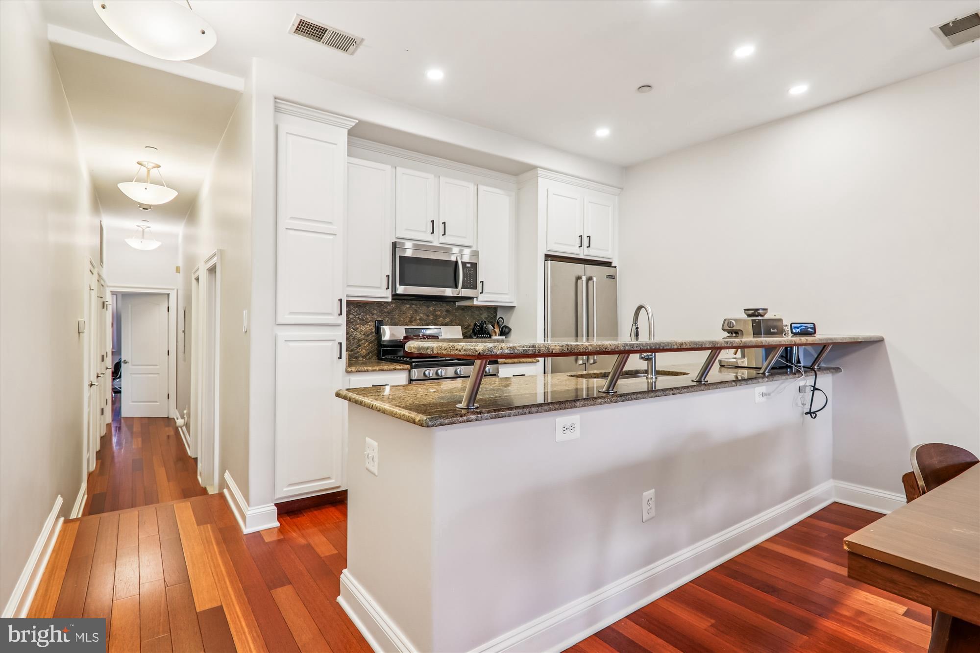 1423 CLIFTON STREET NW 4