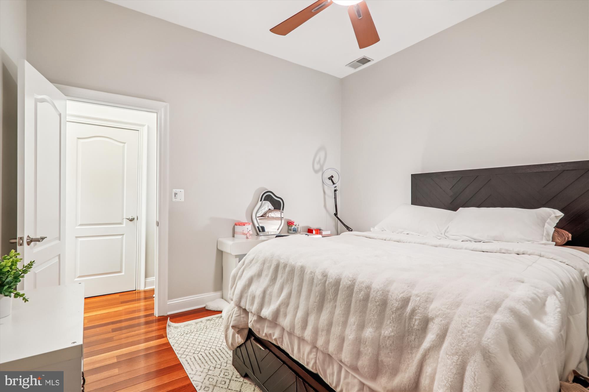 1423 CLIFTON STREET NW 4