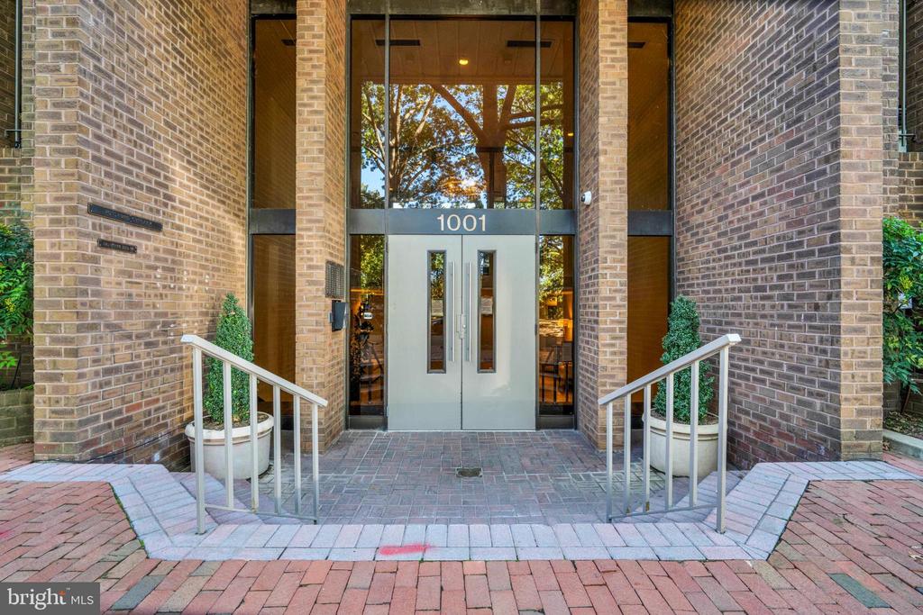 1001 26TH STREET NW 607
