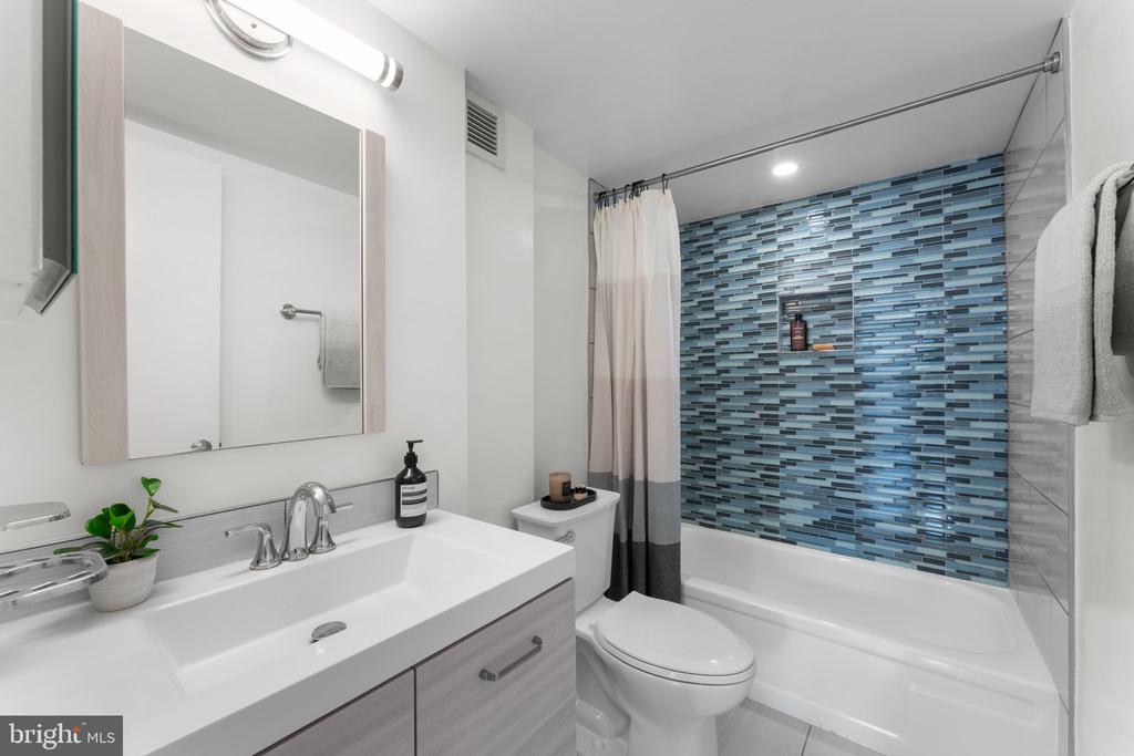 2141 P STREET NW 306