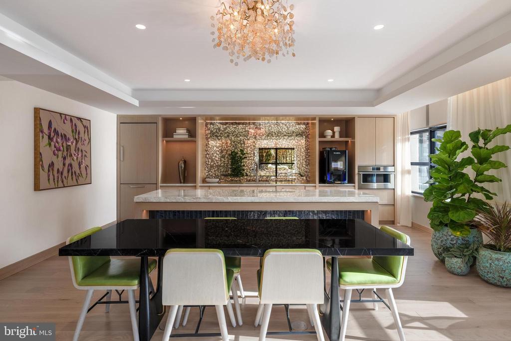 300 12TH STREET SW PH03