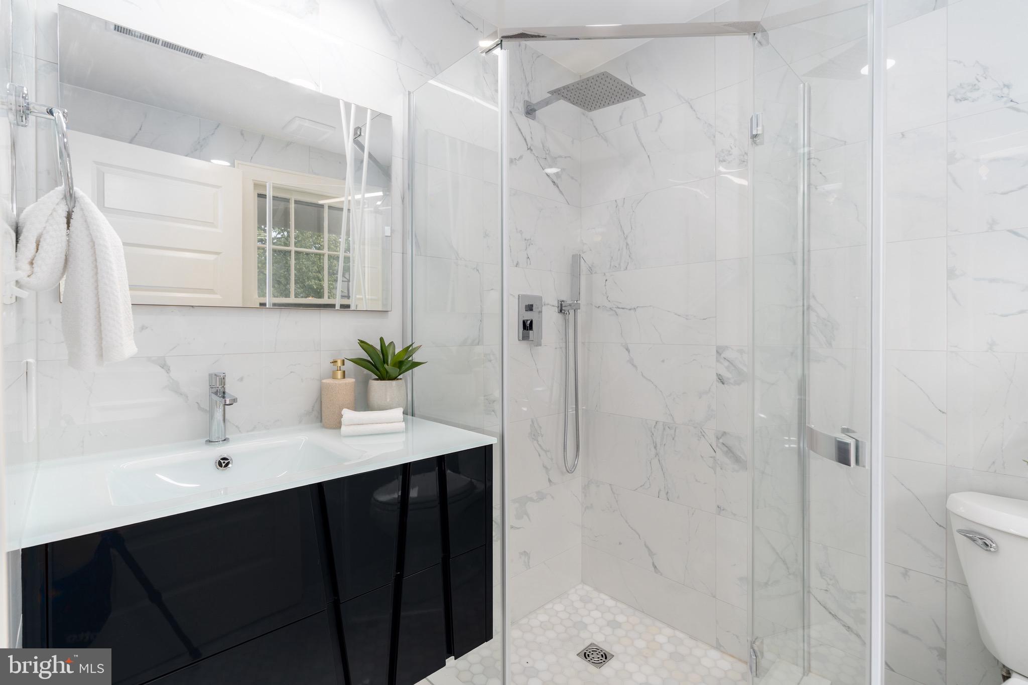 3819 1/2 WOODLEY ROAD NW