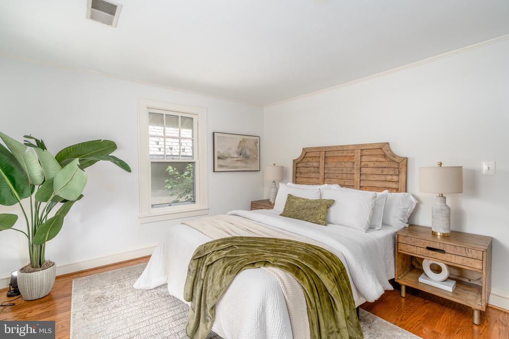 3819 1/2 WOODLEY ROAD NW