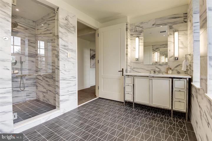 2660 CONNECTICUT AVENUE NW 3C