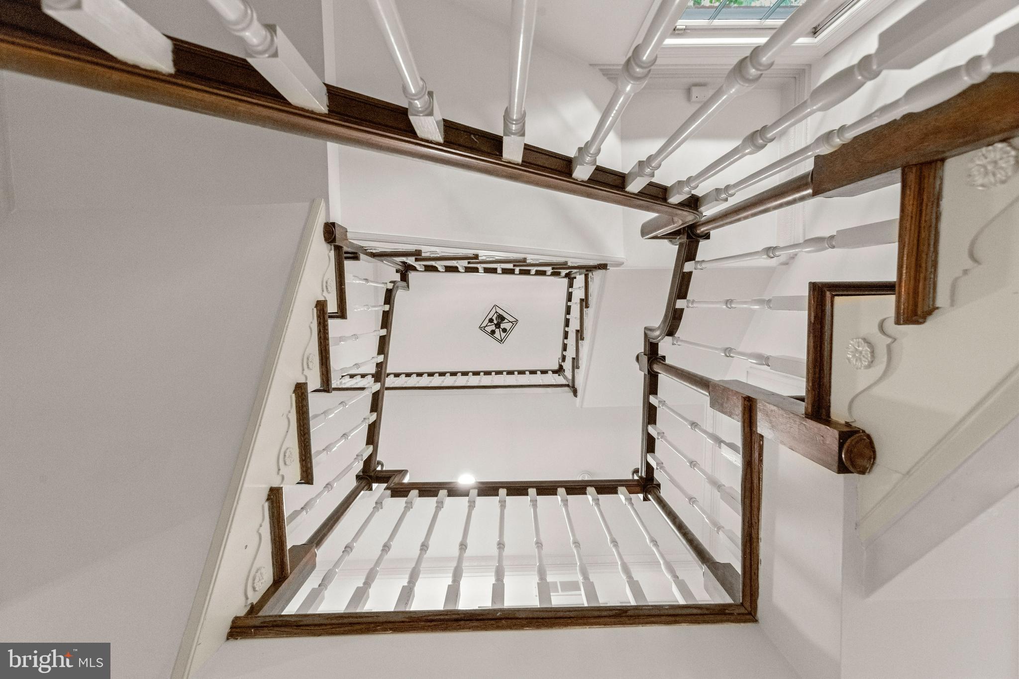 4925 WEAVER TERRACE NW