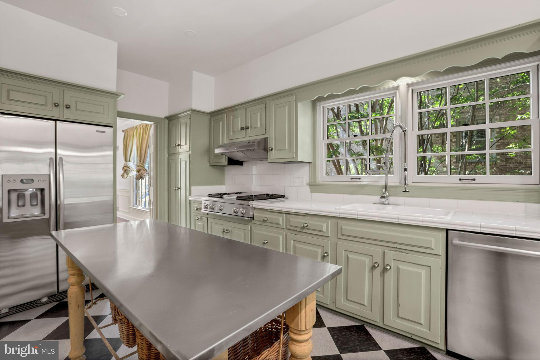 4925 WEAVER TERRACE NW