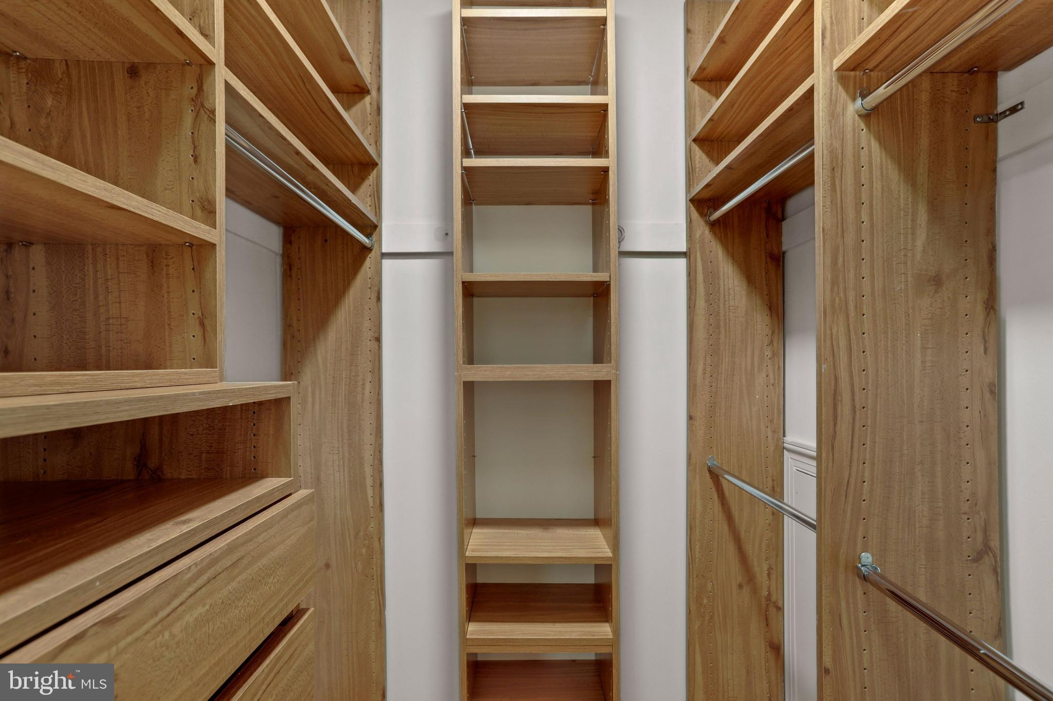 4925 WEAVER TERRACE NW