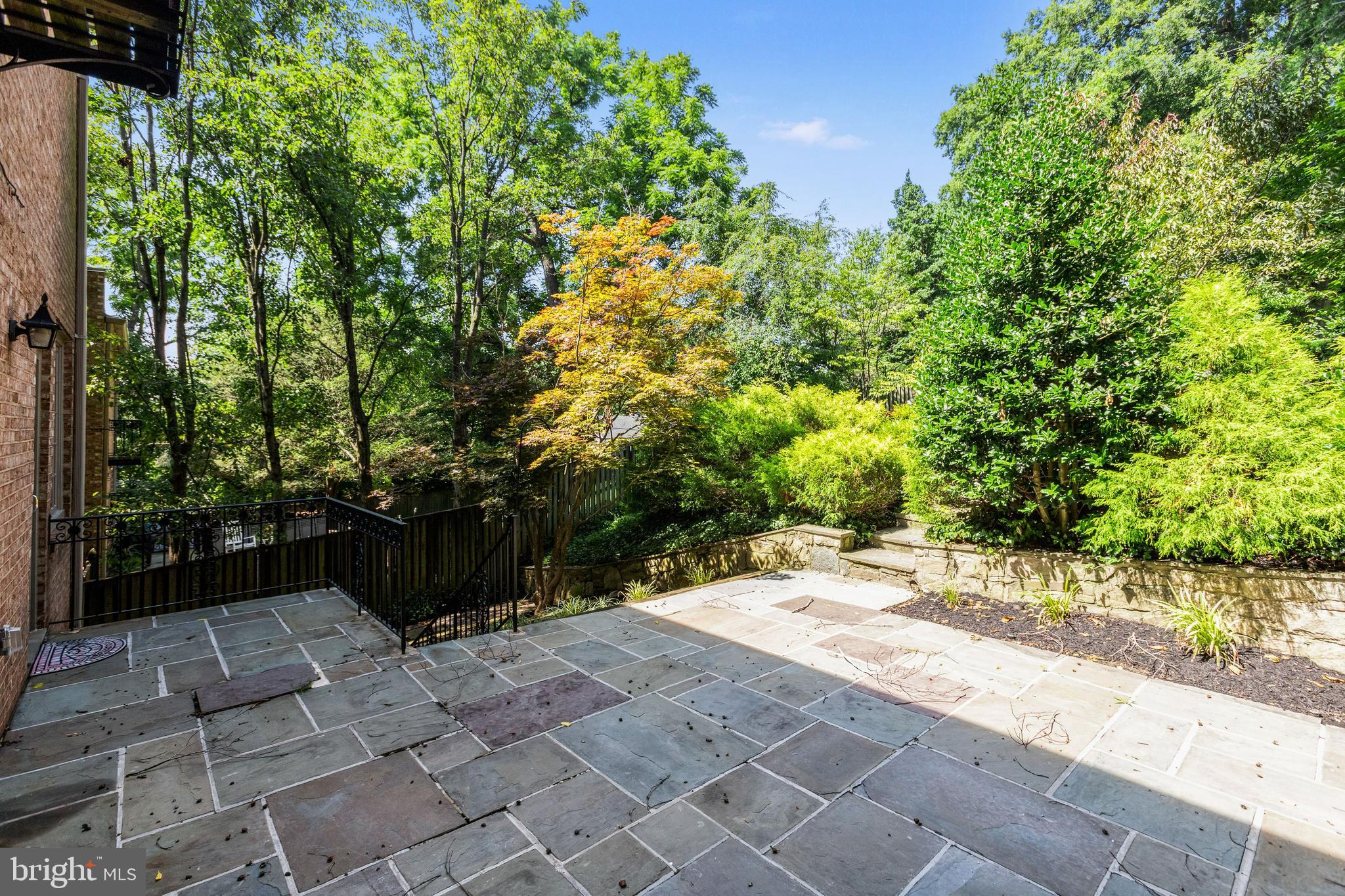 4925 WEAVER TERRACE NW