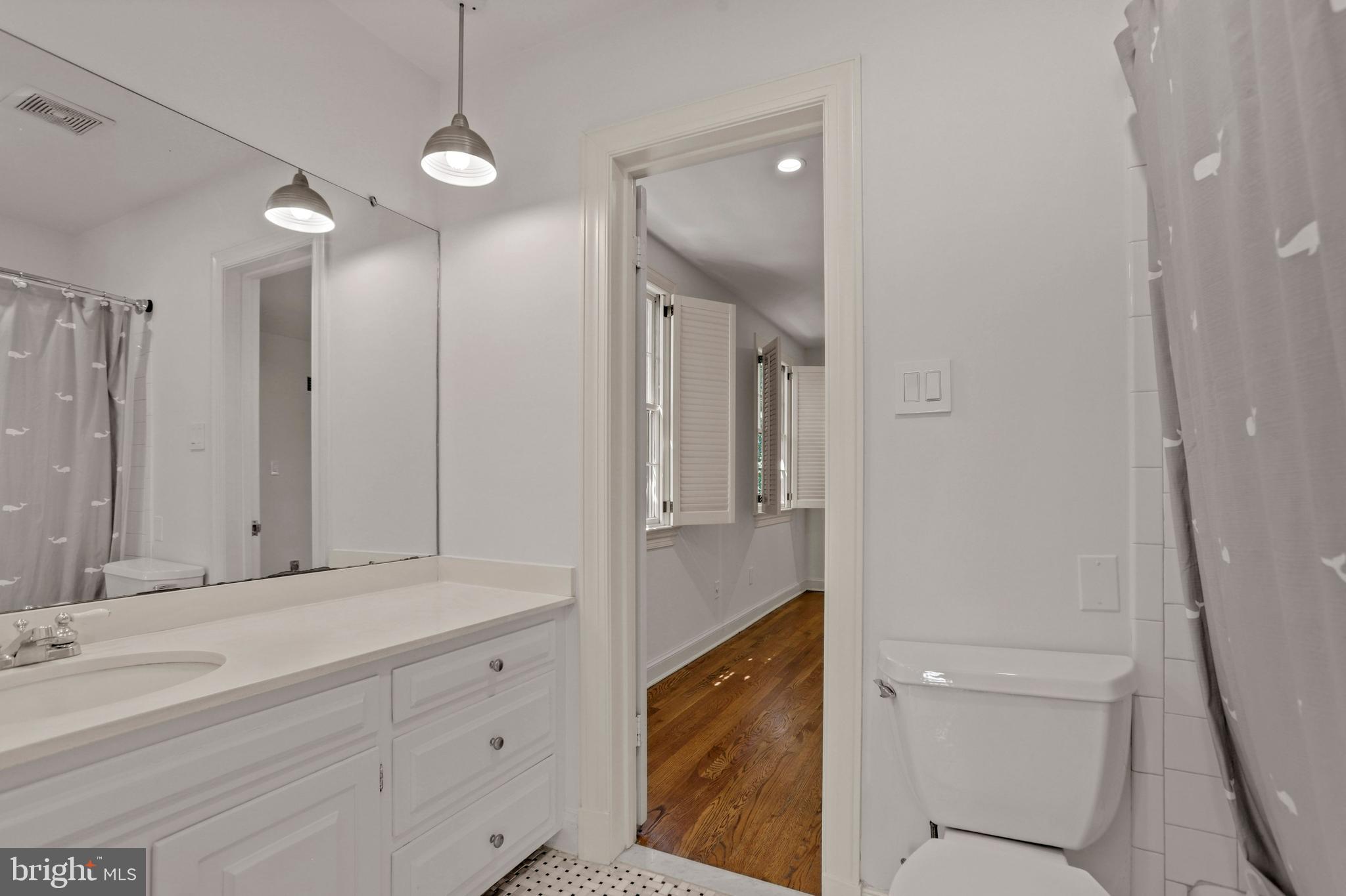 4925 WEAVER TERRACE NW