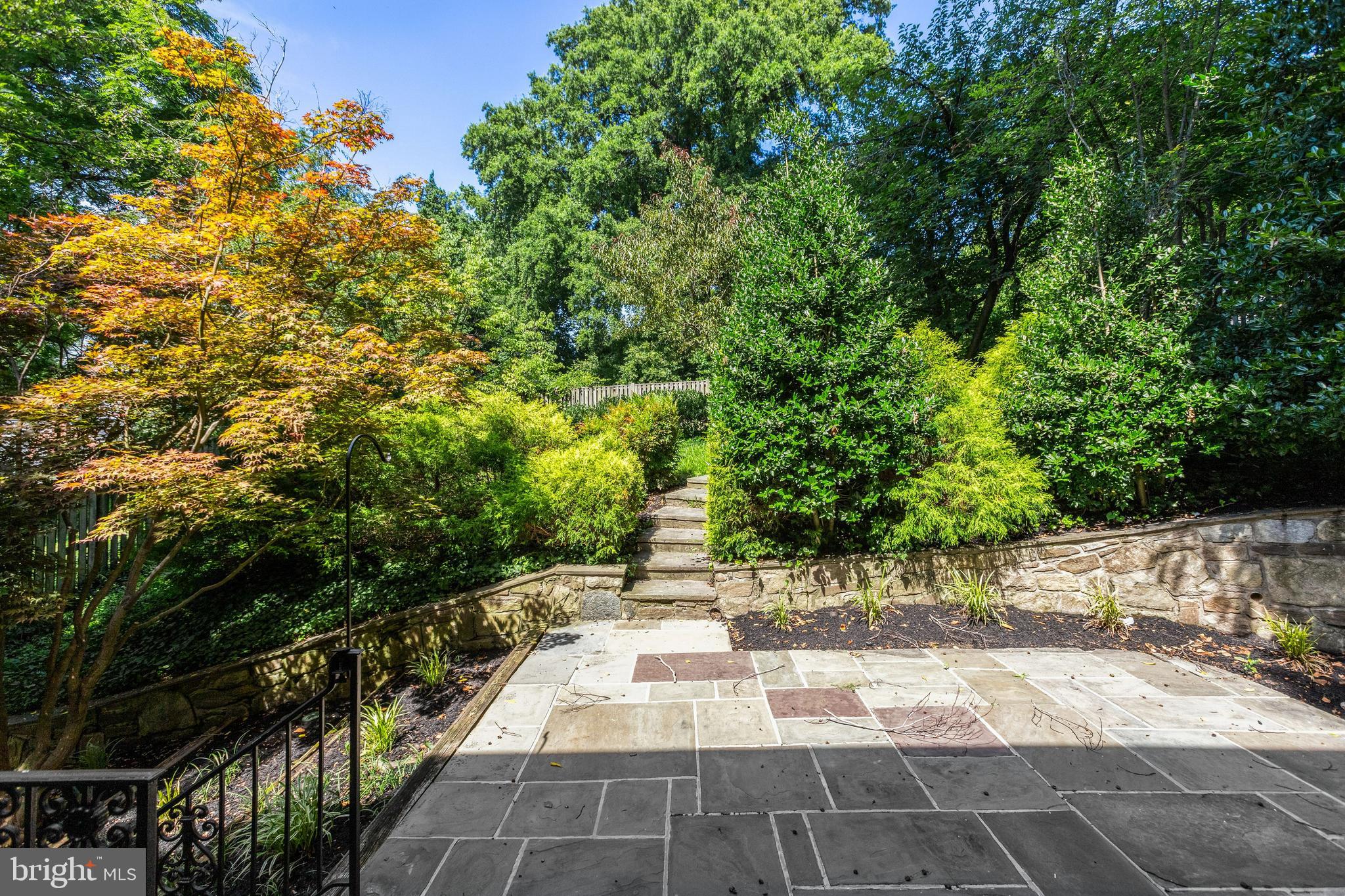 4925 WEAVER TERRACE NW