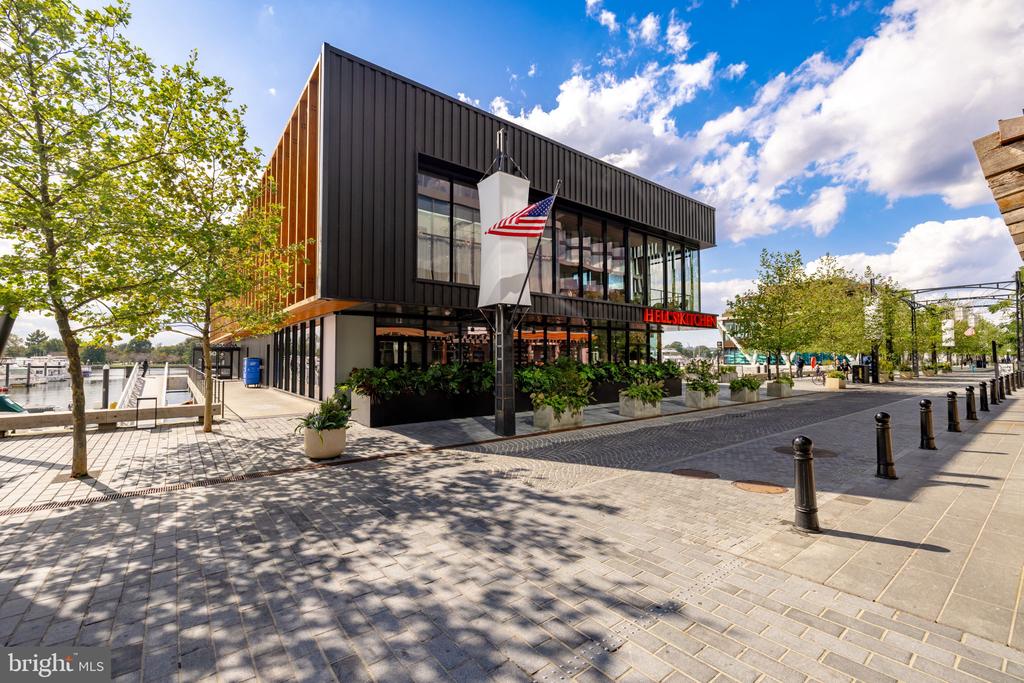 525 WATER STREET SW 316