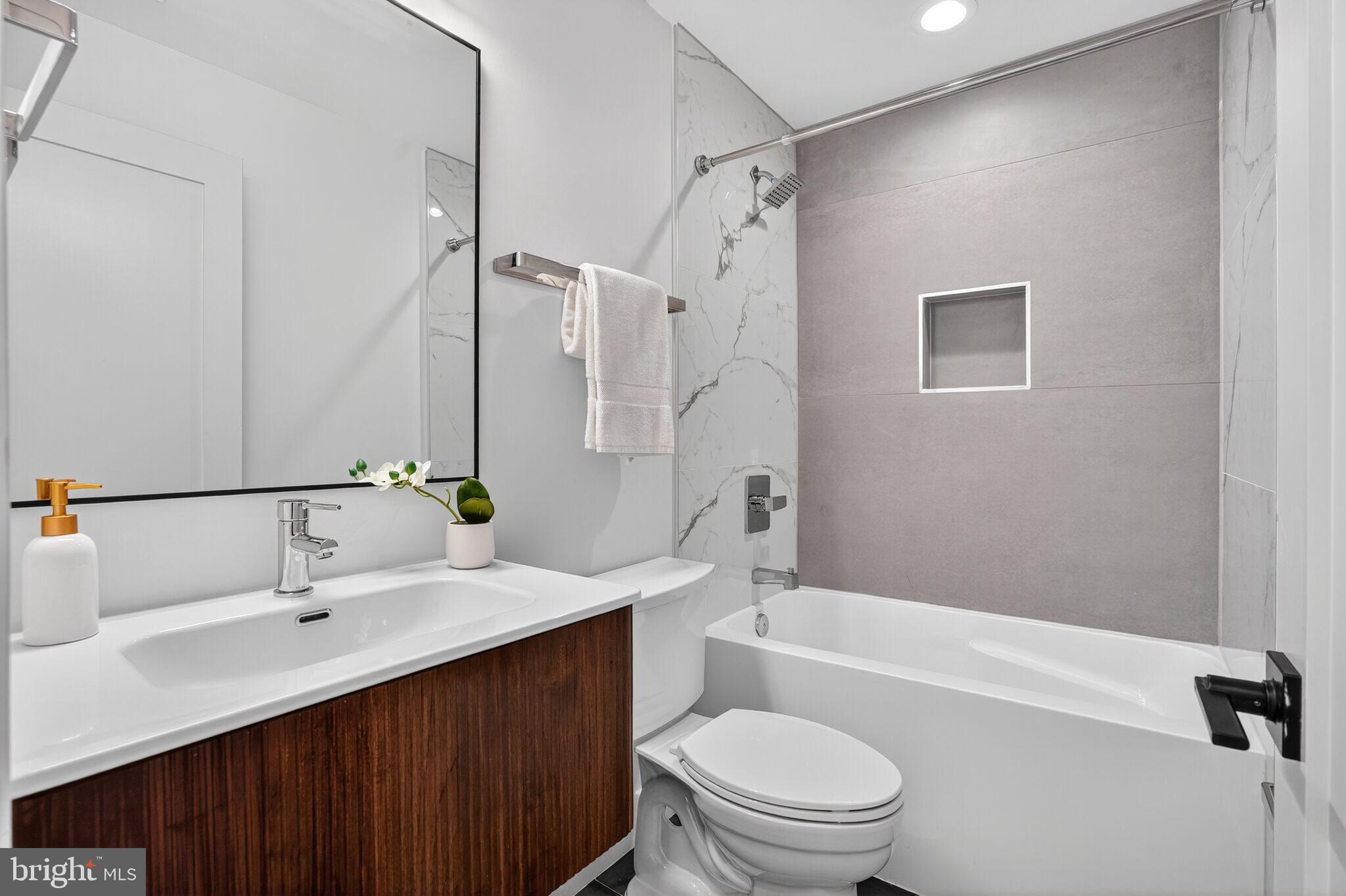 2440 ONTARIO ROAD NW 9