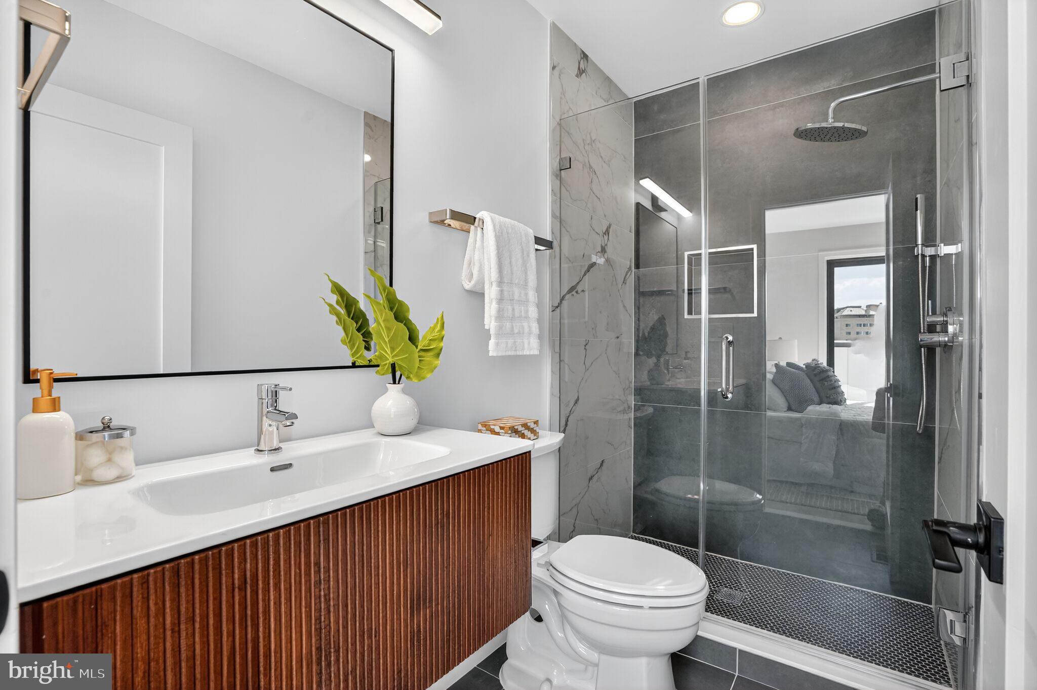 2440 ONTARIO ROAD NW 9