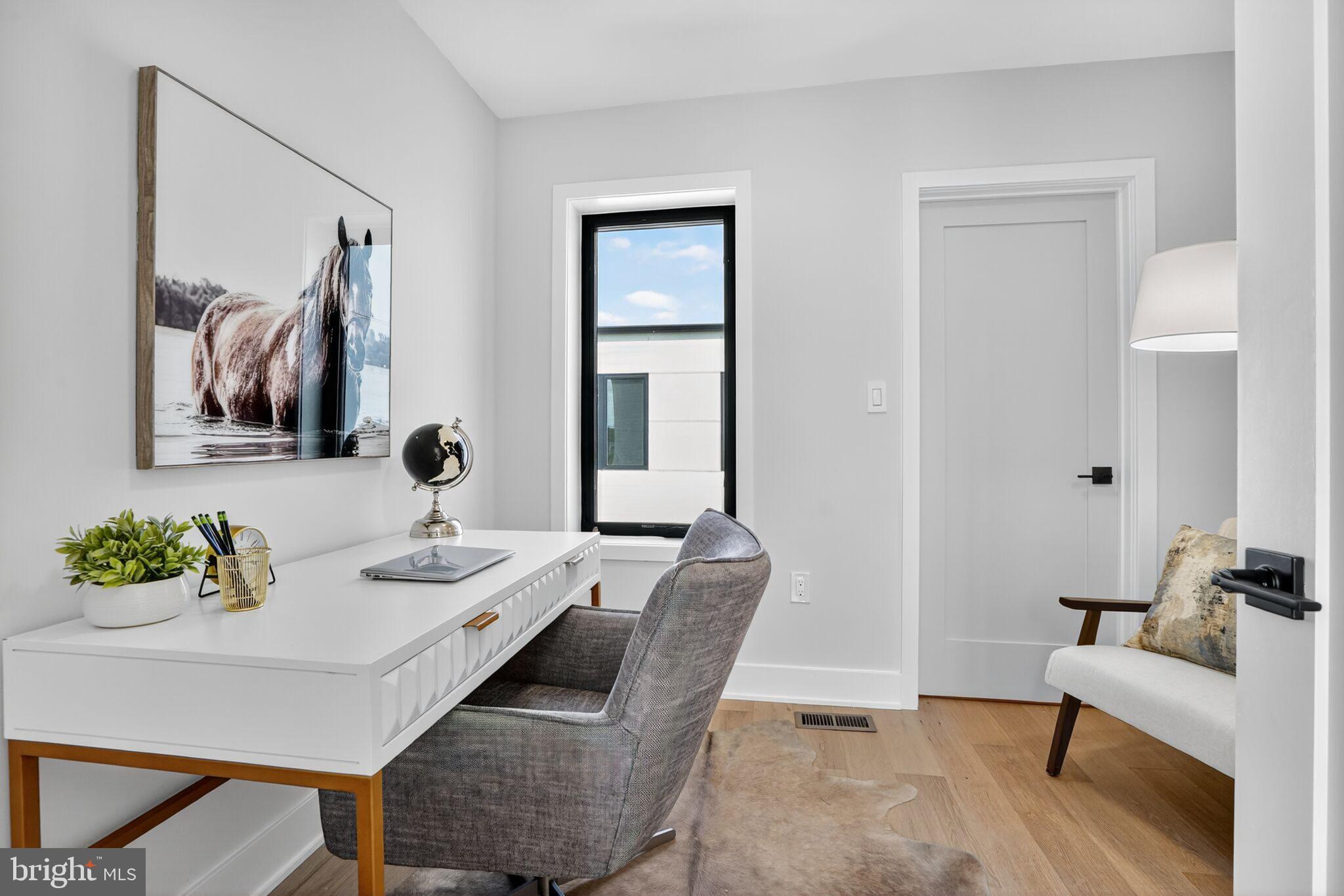 2440 ONTARIO ROAD NW 9