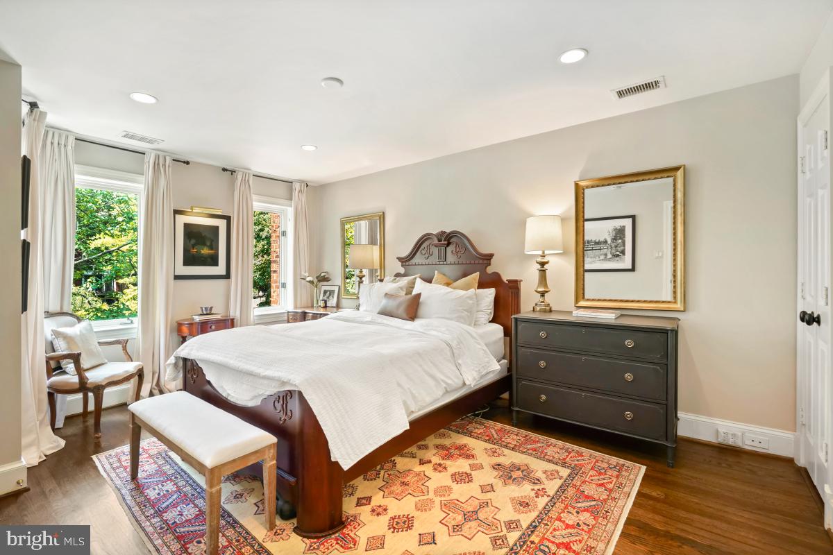 3972 GEORGETOWN COURT NW