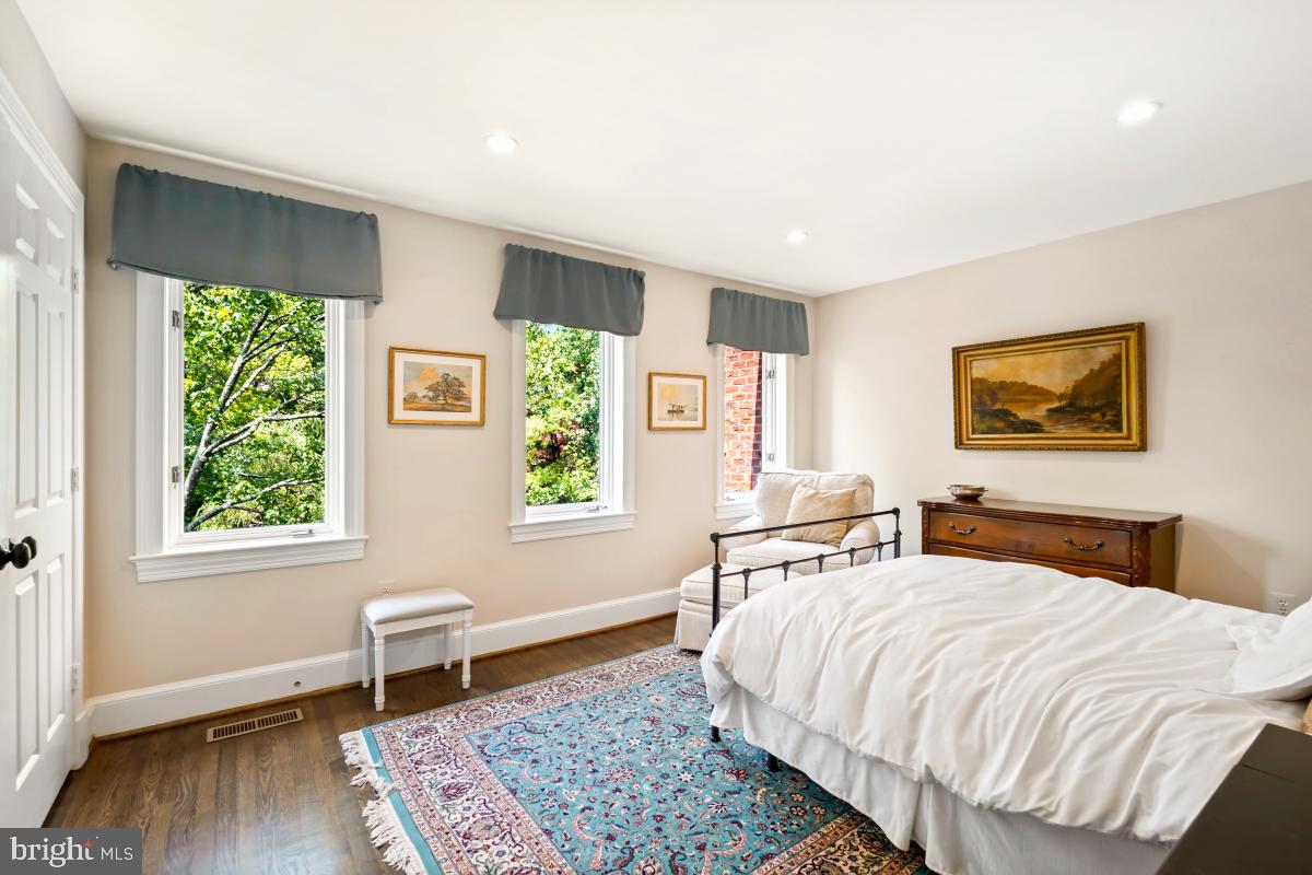 3972 GEORGETOWN COURT NW