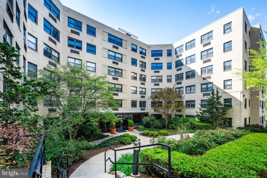 1801 CLYDESDALE PLACE NW 407