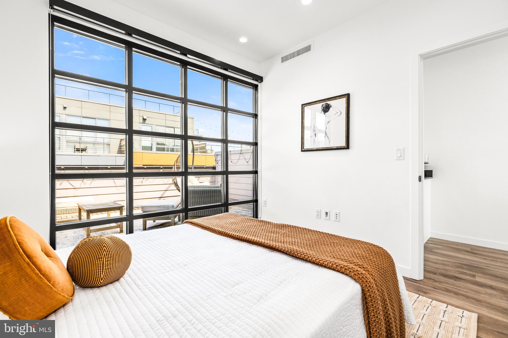 1500 HARRY THOMAS WAY NE 504