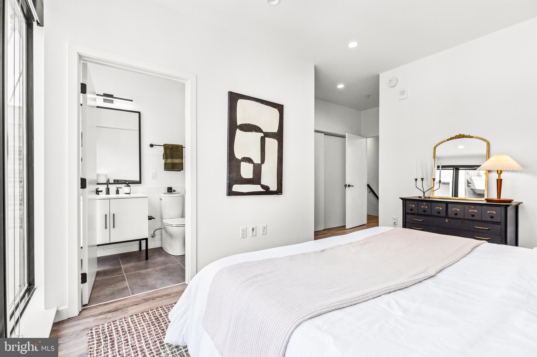 1500 HARRY THOMAS WAY NE 504