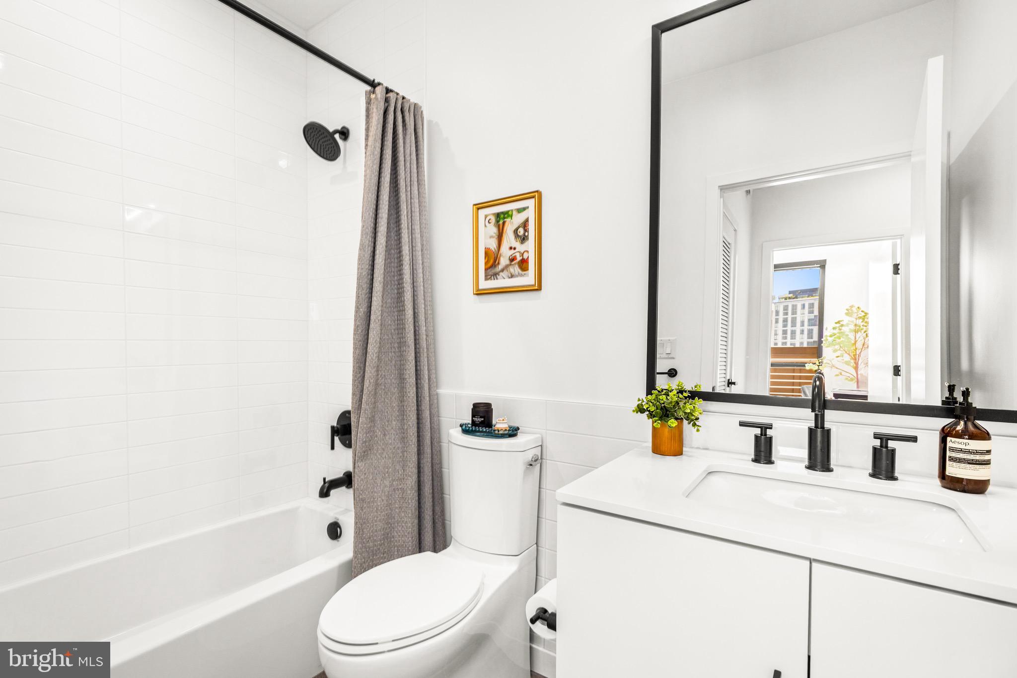 1500 HARRY THOMAS WAY NE 504