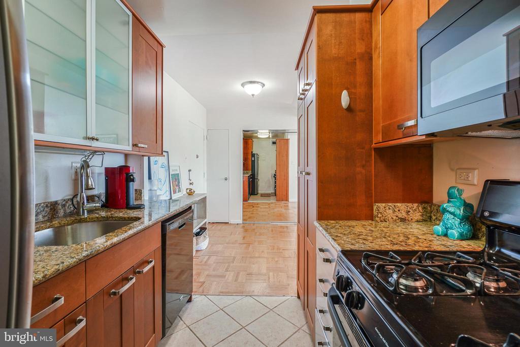 2475 VIRGINIA AVENUE NW 728