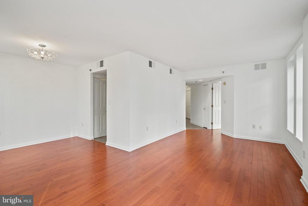 601 PENNSYLVANIA AVENUE NW 212
