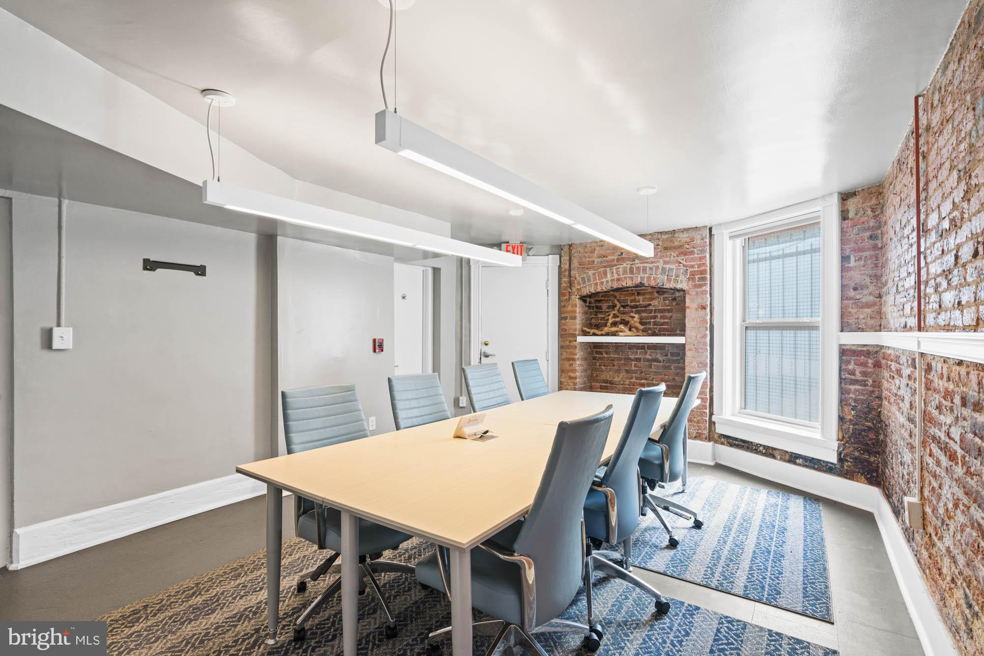 2008 HILLYER PLACE NW