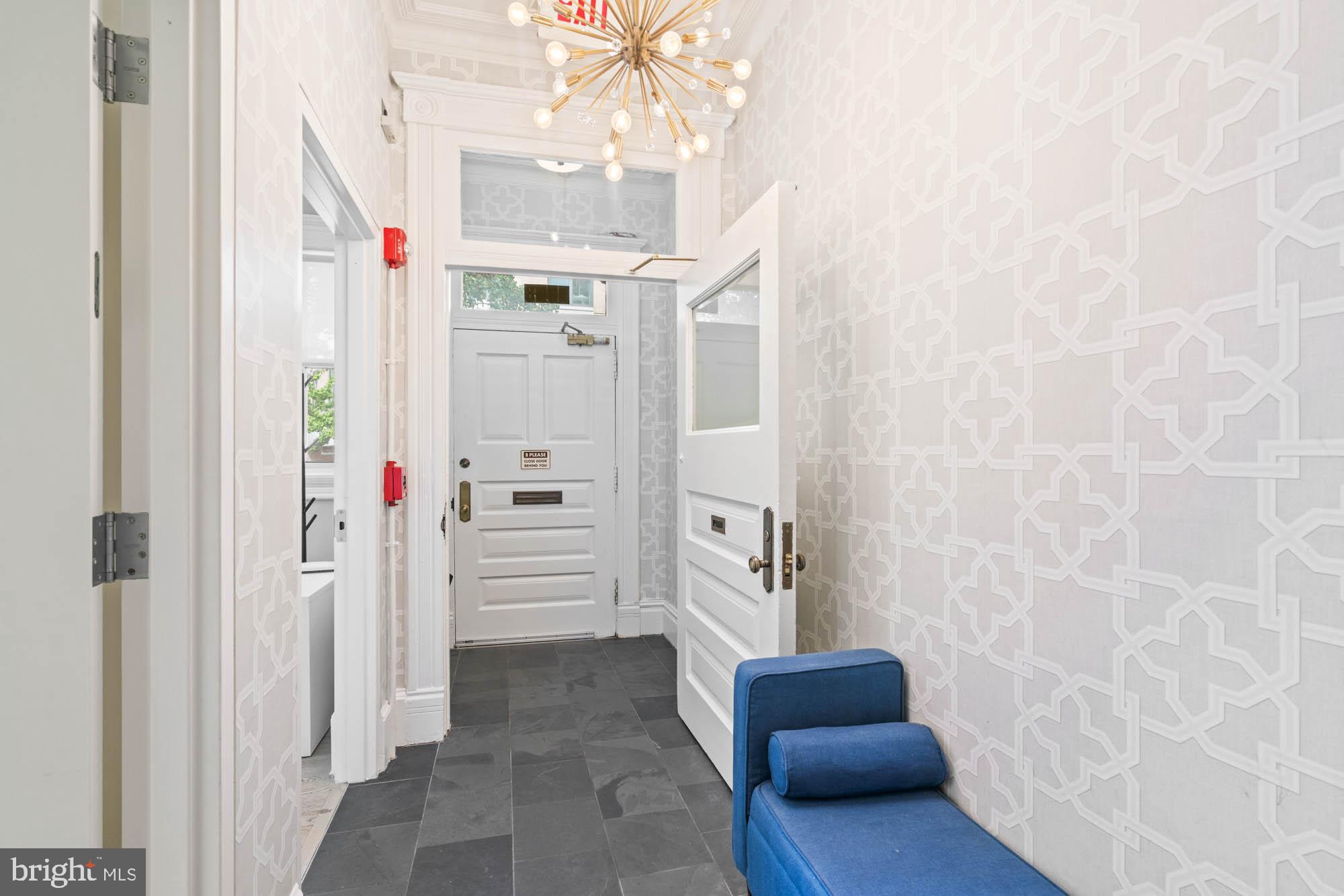 2008 HILLYER PLACE NW