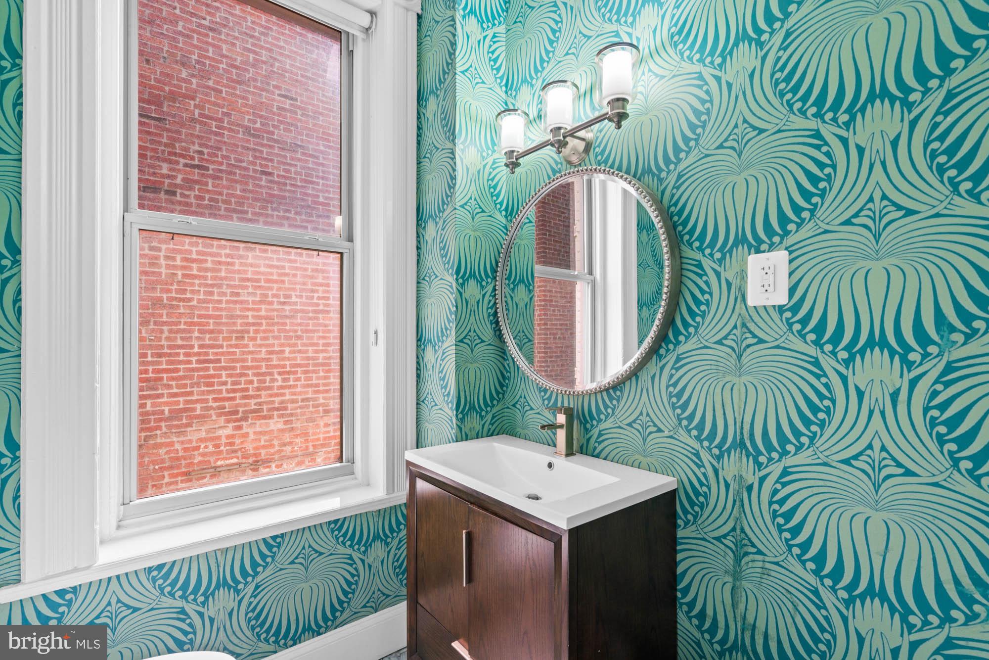 2008 HILLYER PLACE NW