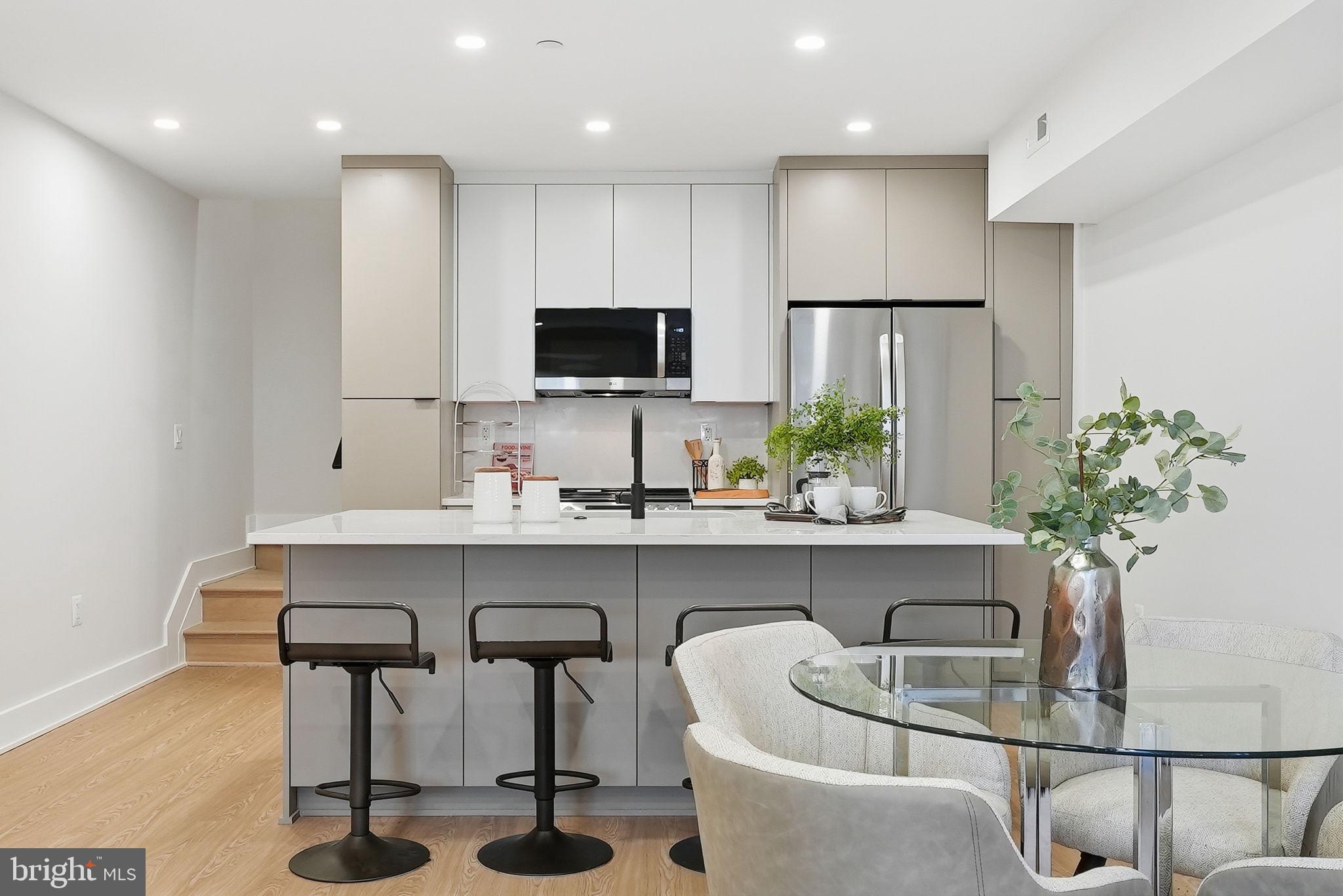 2134 WISCONSIN AVENUE NW 4