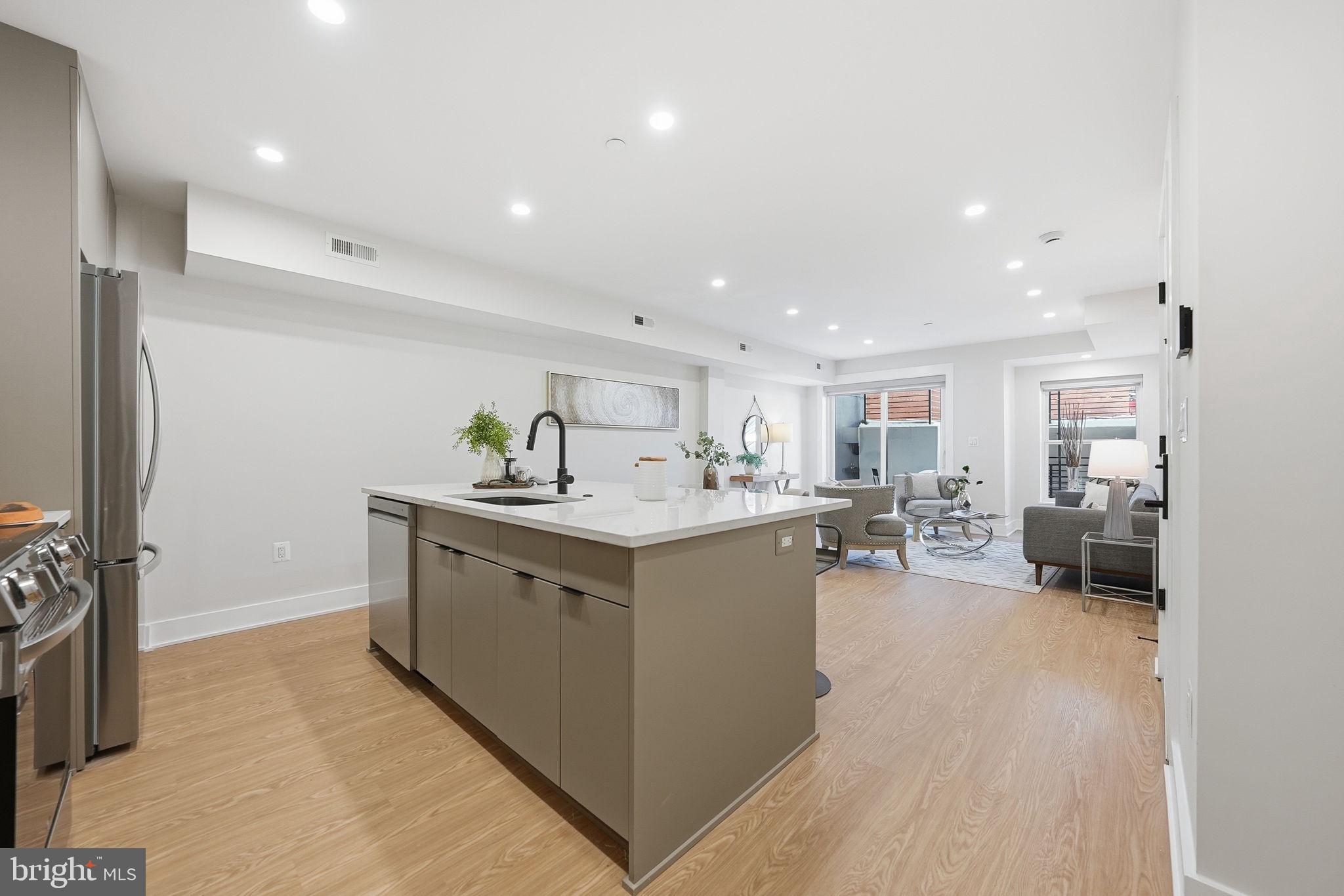 2134 WISCONSIN AVENUE NW 4