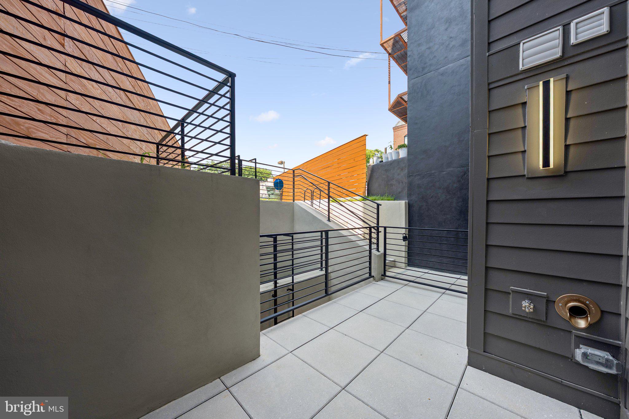 2134 WISCONSIN AVENUE NW 4