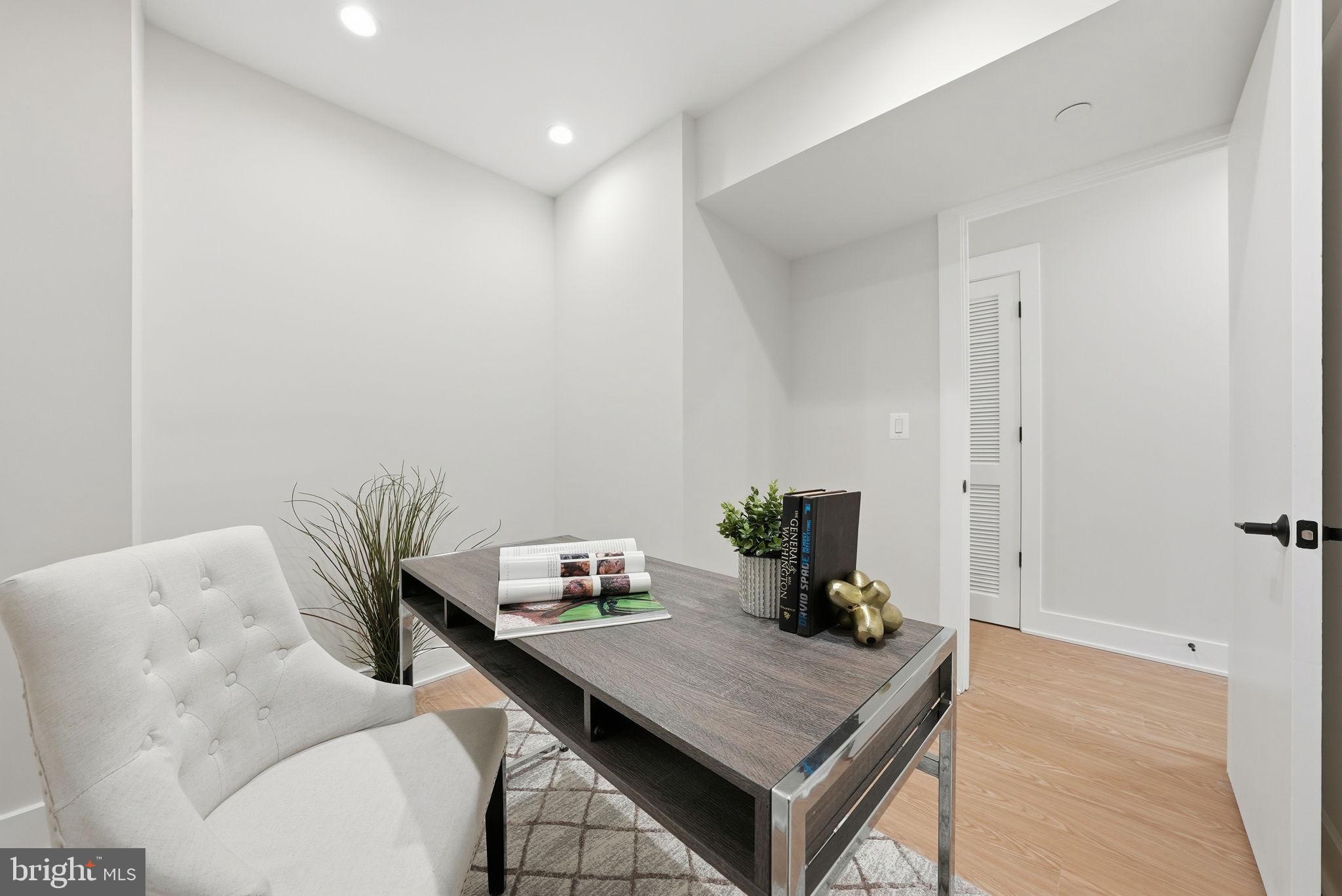 2134 WISCONSIN AVENUE NW 4