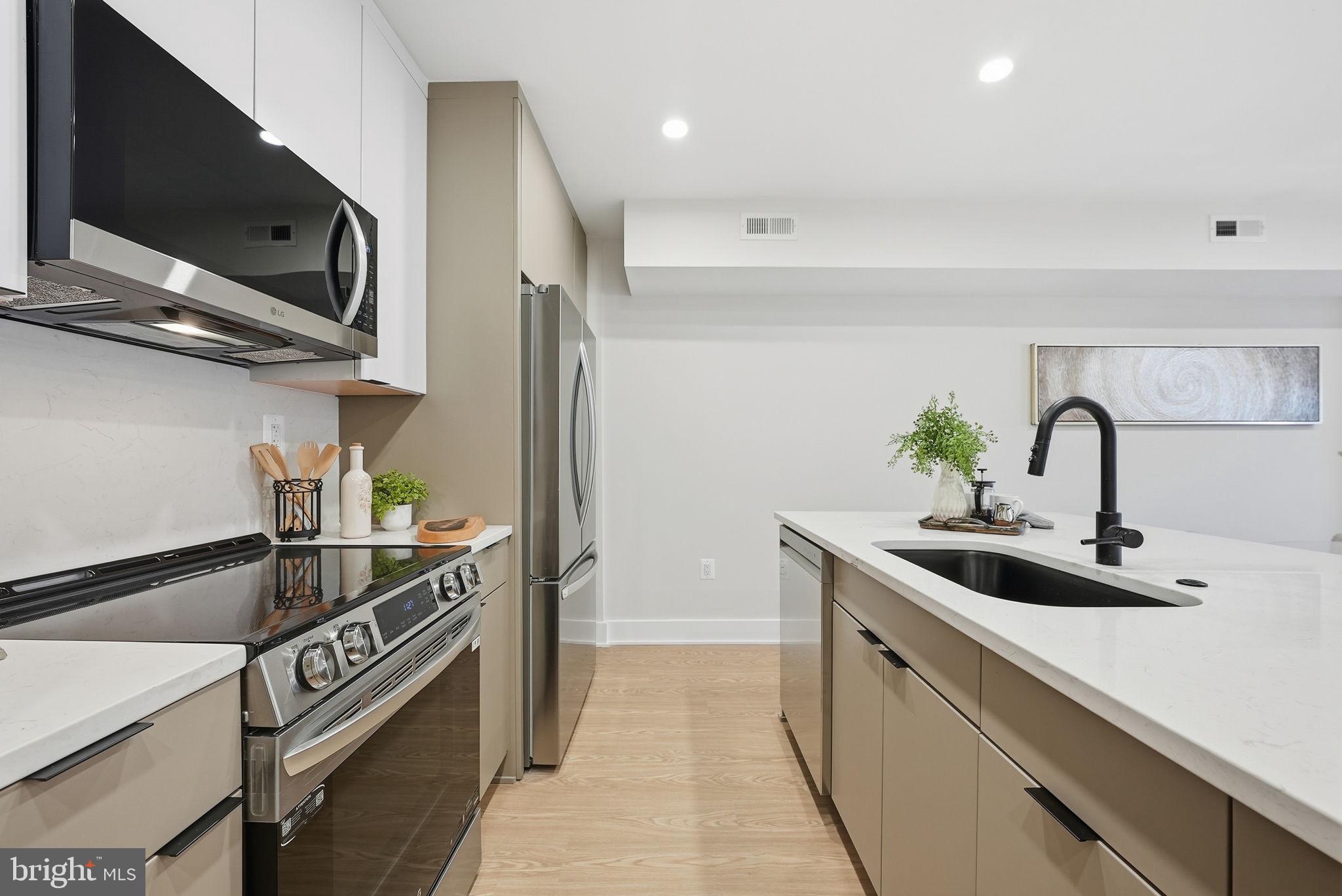 2134 WISCONSIN AVENUE NW 4