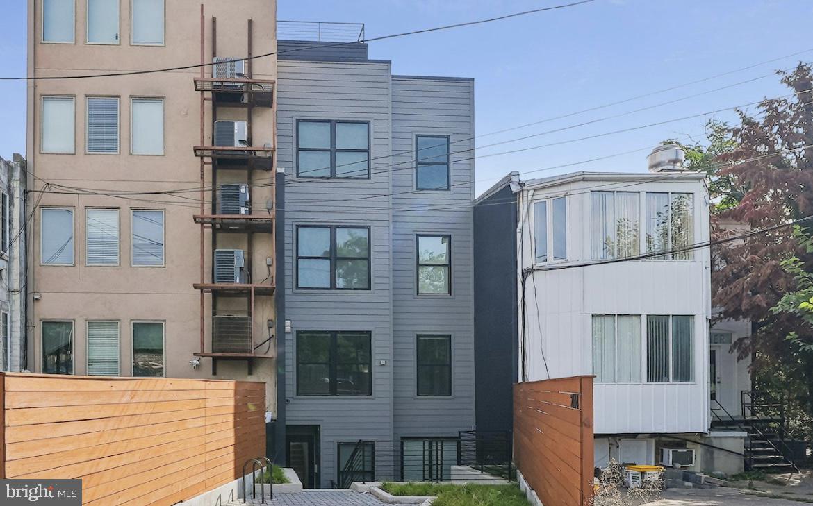 2134 WISCONSIN AVENUE NW 4